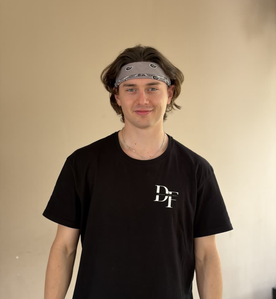 Szymon Tomiak — instruktor Dance Factory